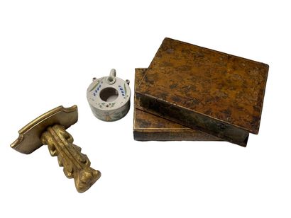 null Lot including a small gilded wood sellette, two boxes composed of elements of...