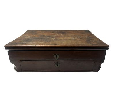 null Old middle table forming a wooden box in mahogany opening by a drop, discovering...