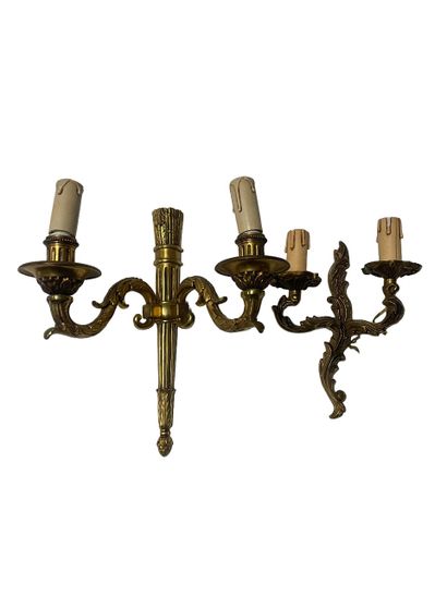 null Two gilt bronze sconces with two arms of light. 
Louis XV and Louis XVI style
Height...