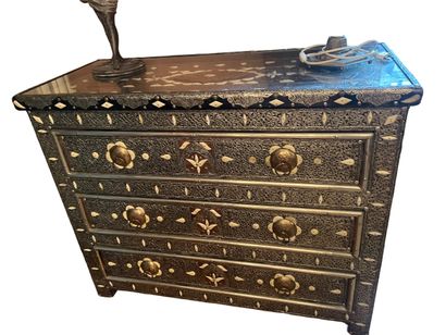 null Chest of drawers with three drawers in the Middle Eastern style, decorated with...
