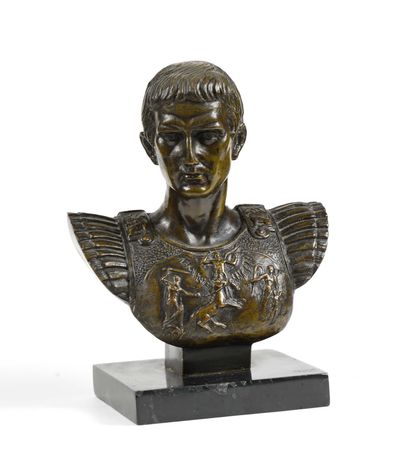 null 203 D après l antique Paire de bustes en bronze patiné représentant deux empereurs...