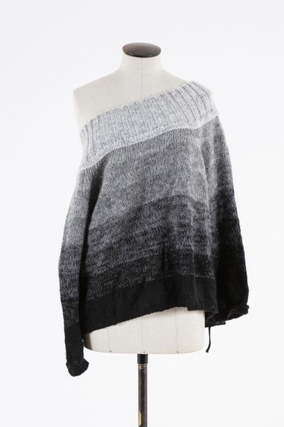 null ESCADA SPORT : Pull en laine et polyamide noir et gris, col cheminée, manches...