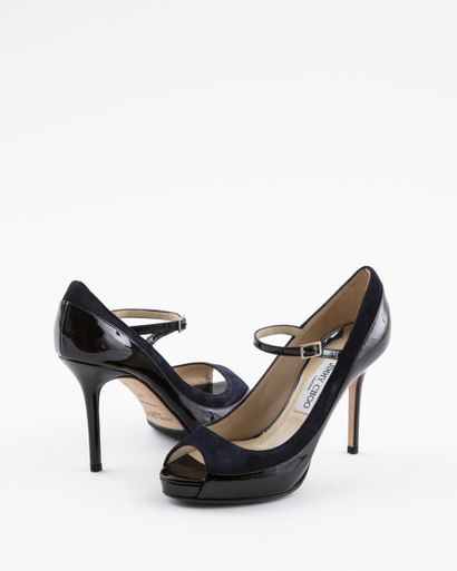 null SERGIO ROSSI- JIMMY CHOO : Une Paire d'Escarpins en cuir noir T.38. Ht.Talon...