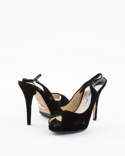 null SERGIO ROSSI: Sandals in black patent leather, closure by a strap at the back...