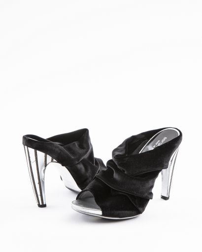 null SERGIO ROSSI - ESCADA: Pair of open-toed mules in leather and velvet gathered...