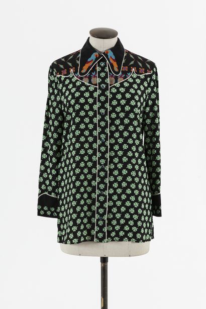 null GUCCI: Black silk far west style shirt with parrot, pineapple and four-leaf...