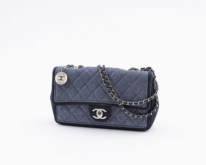CHANEL made in Italy : Petit Timeless en...