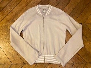 null CHANEL Identification : Pearl grey cotton sportswear jacket, zip closure, long...