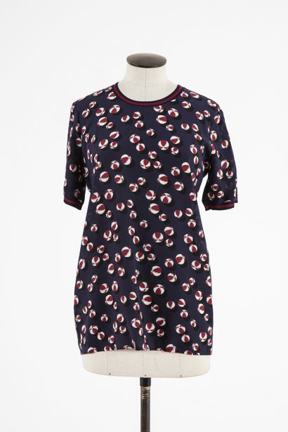 null GUCCI : Blouse en soie bleu marine à motifs de ballon rouge et blanc, col rond...