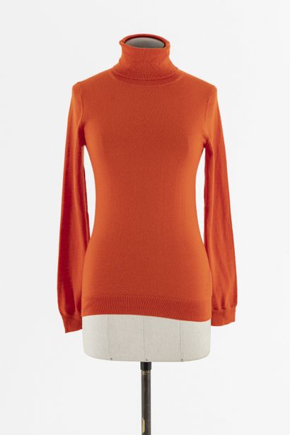 null ERIC BOMPARD - VERSACE: Set of two cashmere sweaters, one orange with a turtleneck,...