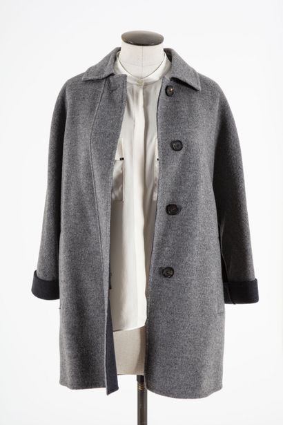 null MASSIMO DUTTI : Lot comprenant une veste en laine (supposée) grise, boutonnage...
