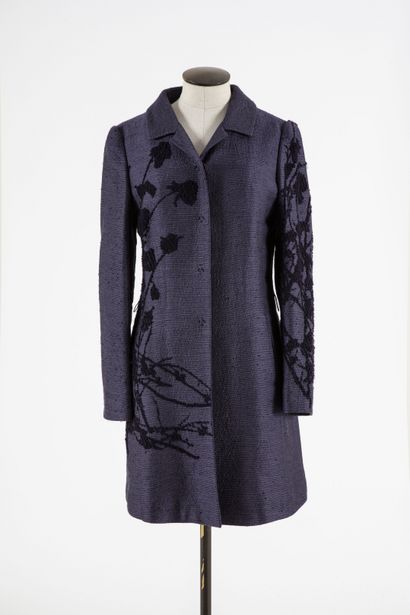 null ESCADA Sport: Purple viscose and acetate coat, long sleeves with black flower...