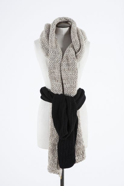 null CHANEL : Two black and beige cashmere scarves