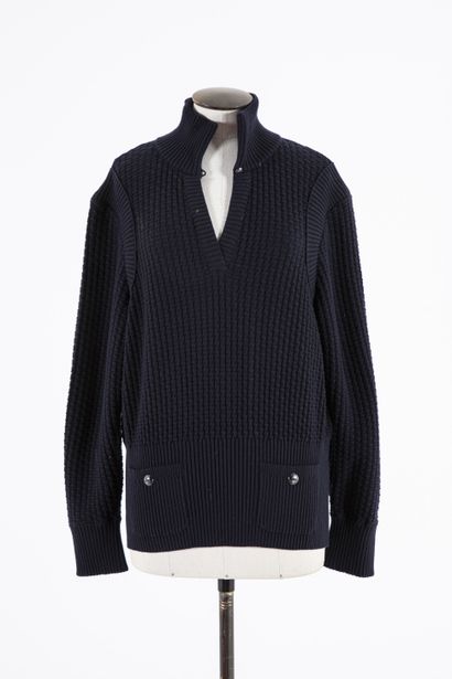 null CHANEL : Navy blue wool sweater, chimney collar closed by a button, two patch...