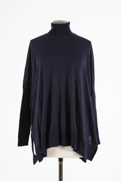 null GUCCI: Navy blue wool and silk sweater, turtleneck, long sleeves. T.S (Slightly...