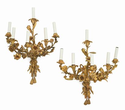 Pair of sconces in chased and gilded bronze...