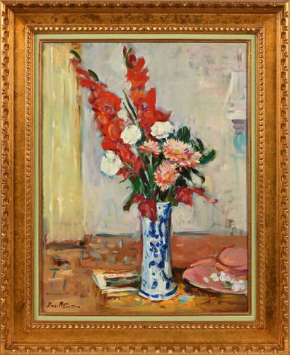 null Max AGOSTINI (1914-1997) Mufliers, roses blanches et marguerites dans un vase...