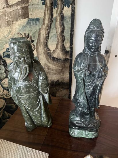 null Deux sculptures en pierre dure. Chine, XXe siècle. Hauteur : 16 et 17 cm