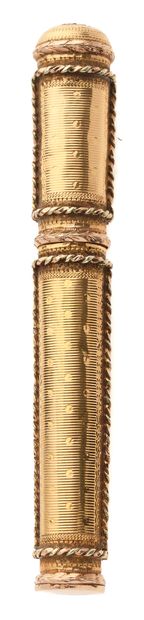 null 40 18th century wax case in 18K (750) yellow gold, partially guilloché, in a...