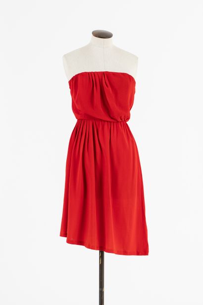 null YVES SAINT LAURENT left bank : red strapless dress in viscose and acetate, draped...