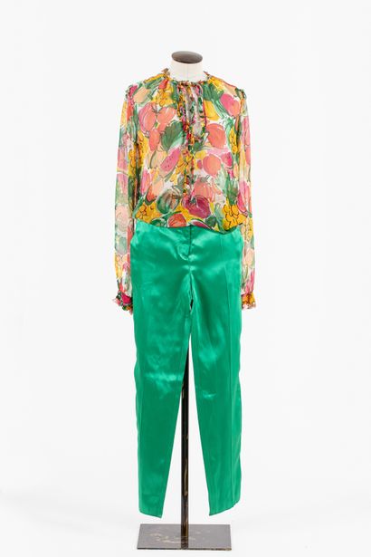 null DOLCE GABBANA : Straight pants, green tuxedo in acetate, closes with a zip and...