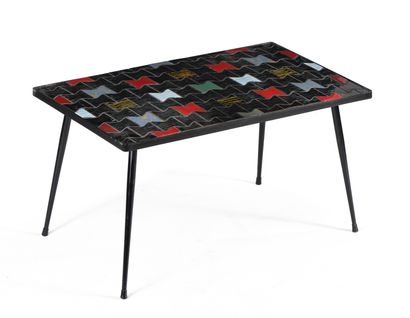 null FRENCH WORK 1960 Coffee table with black-painted metal structure, stylized ceramic...