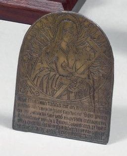 null Petite plaque en fer gravé, présentant la Vierge du Rosaire. XVIe siècle, transformée...