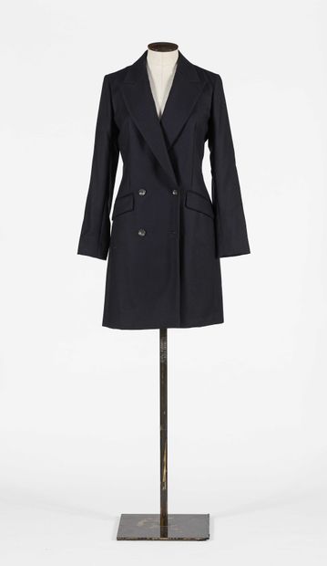 null MASSIMO DUTTI: Long jacket in black wool. Long sleeves, notched collar, cross...