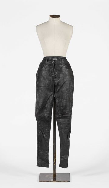 null PELLISSIMO: Black plunged lambskin jeans, front zip closure, two front patch...