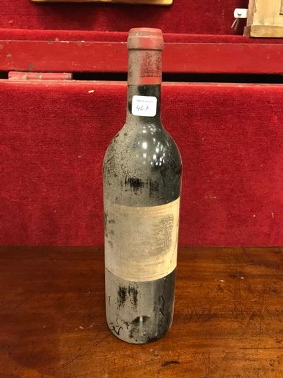 null Une bouteille Château LAFITE 1980 (ntlb).