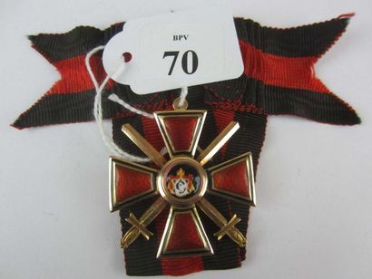 null Croix de Saint Vladimir 4e classe avec glaives. Or, poincons et marques : effaces...