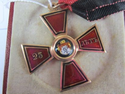 null Croix de Saint Vladimir 4e classe " pour 25 ans de service ". Or. 1882-1899....