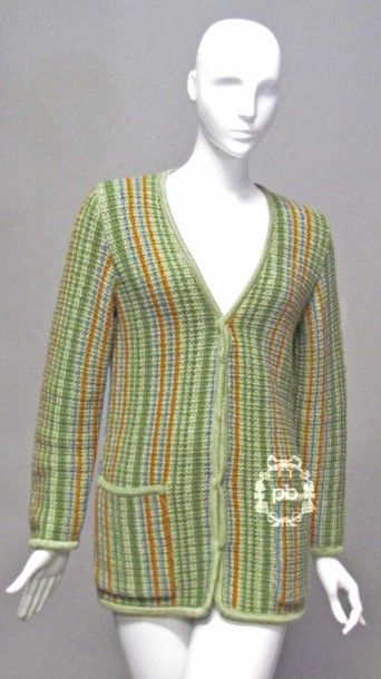 null SAINT LAURENT Rive Gauche

GILET en tricot de laine fantaisie figurant des rayures...
