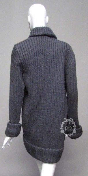 null GIVENCHY Nouvelle Boutique, circa 1980

VESTE 7/8 en tricot de laine côtelé...
