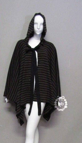 null Sonia RYKIEL

LOT en tricot de laine comprenant un GILET gris d'inspiration...