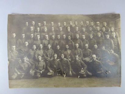 null Photo d'une promotion d'aspirants pendant la guerre. 1915-1916. Sur les pattes...