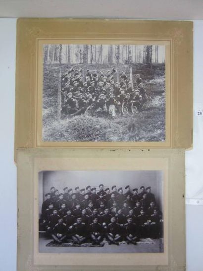 null 2 Épreuves argentiques. 2e tirailleurs finnois. Vers 1890 a) Groupe du bataillon....