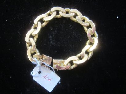 MAUBOUSSIN Bracelet en or jaune (750) à maillons ovales torsadés lisses en alternances....