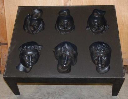 Roy ADZAK (1927 - 1987) Six visages, 1969 Table basse, édition non numérotée Signée...
