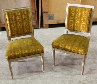 null Paire de chaises en bois laqué, pieds cannelés et rudentés Style Louis XVI Garniture...