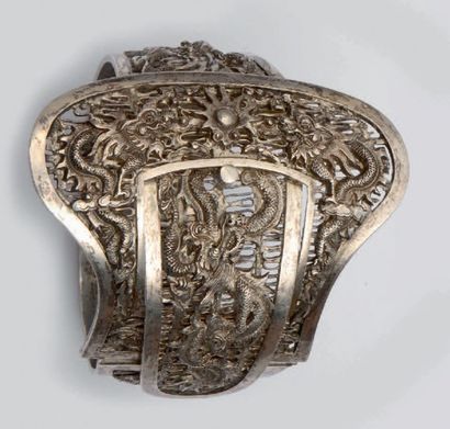 null Bracelet ceinture en argent (1er titre 925?), à décor filigrané, ciselé en applique...