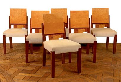 Michel DUFET (1888-1985) pour LE BUCHERON 
Suite de six chaises en placage d'érable...