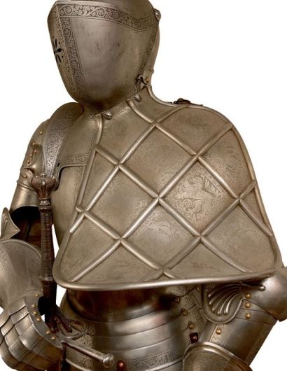 null Importante armure de chevalier de style du XVIe siècle en fer, à décor de rinceaux...