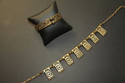 M. BUFFET lot comprenant : un collier signé et bracelet ((signature légèrement effacée)...