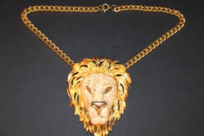 RAZZA Important collier à décor d'un pendentif représentant le signe de zodiac du...