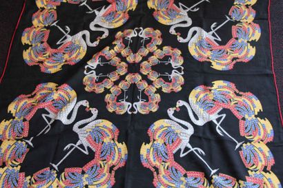 null Foulard en soie façonnée fond noir, imprimé de flamingos