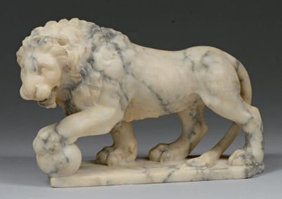 null Figure de Lion Médicis en marbre blanc veiné.
D'après l'antique (accident).
Hauteur:...