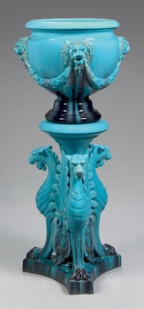 Clément MASSIER (1844-1917) Vasque sur sellette en céramique émaillée bleu turquoise,...