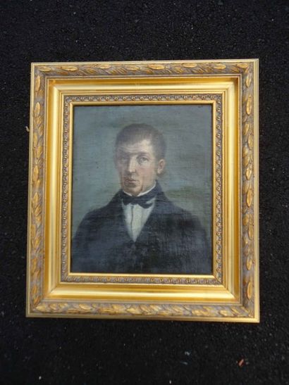 Ecole du XIXème siècle Portrait d’homme Huile sur toile 26 x 30 cm