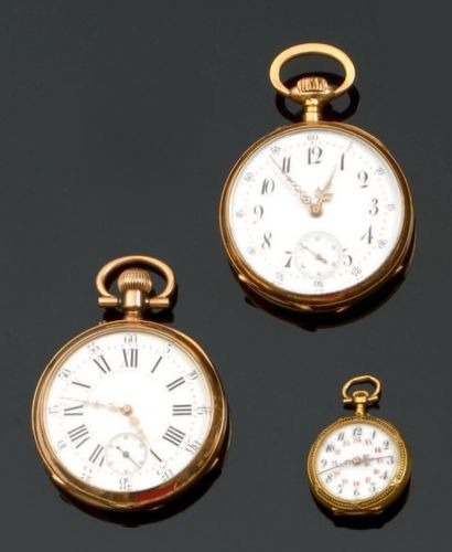 null Ensemble de deux montres de poche et une montre de col en or jaune (18K, 750‰)...